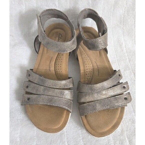 Women's Clarks April Dove Metallic Strappy Comfort sandals Summer‎ Vacation Sz7 - Picture 2 of 10
